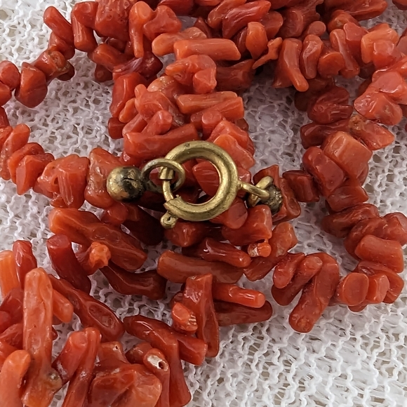 Vintage branch coral necklace, Natural salmon coral - Picture 9 of 10